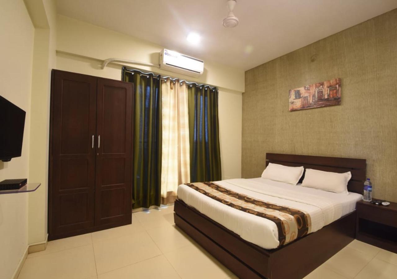 Hotel Iris Suites, Navi Mumbai Esterno foto